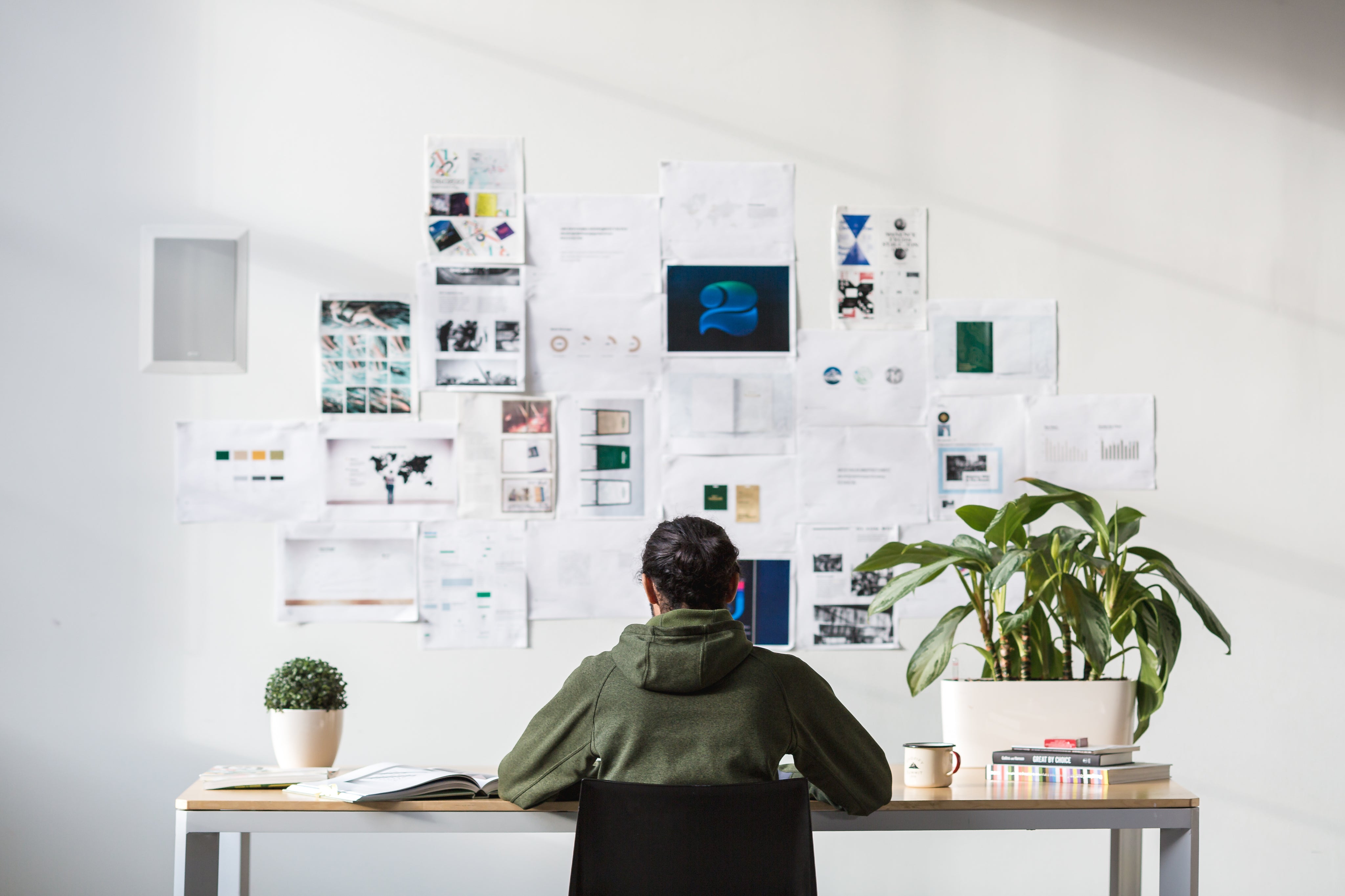 files/designer-at-desk.jpg